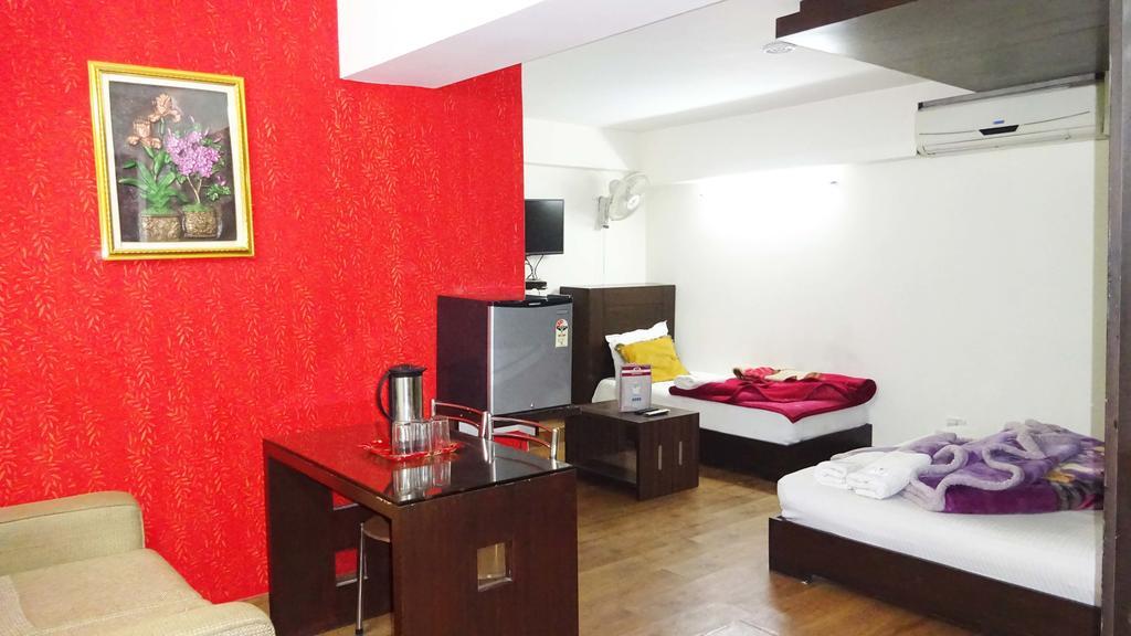 Hotel Durga International New Delhi Exteriör bild
