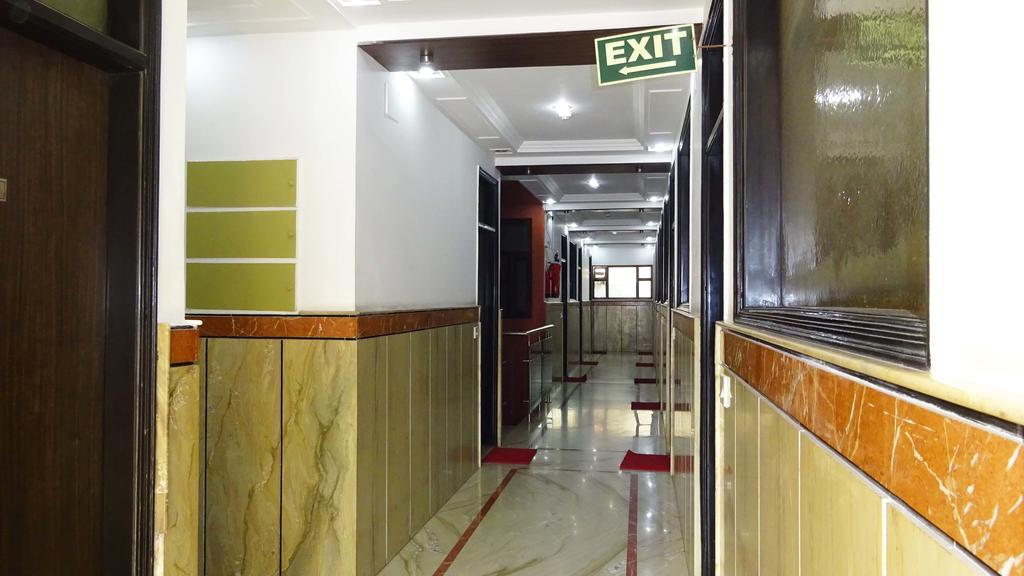 Hotel Durga International New Delhi Exteriör bild