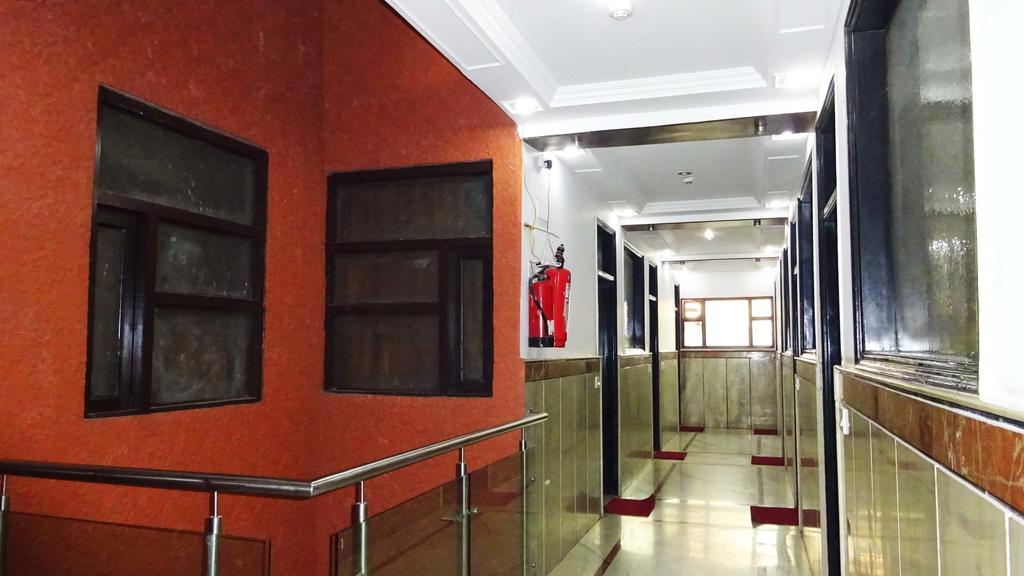 Hotel Durga International New Delhi Exteriör bild