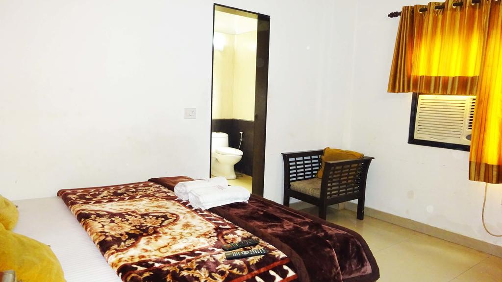 Hotel Durga International New Delhi Exteriör bild