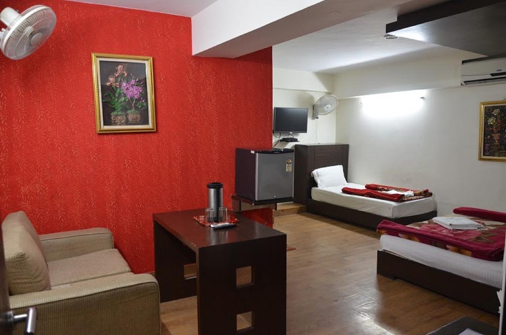 Hotel Durga International New Delhi Exteriör bild