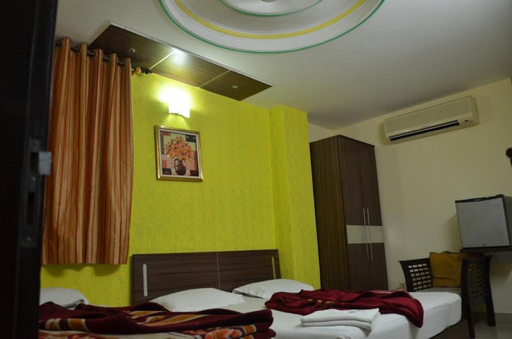 Hotel Durga International New Delhi Exteriör bild
