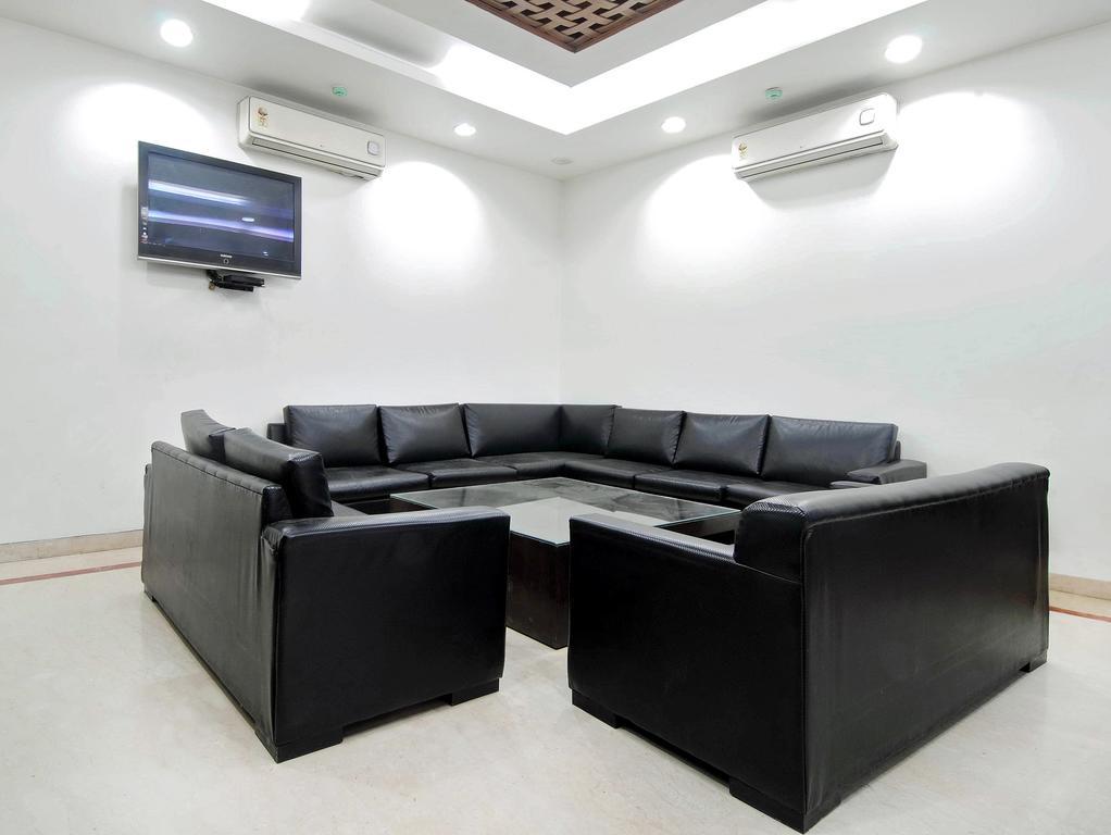 Hotel Durga International New Delhi Exteriör bild