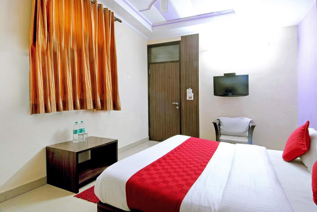 Hotel Durga International New Delhi Rum bild