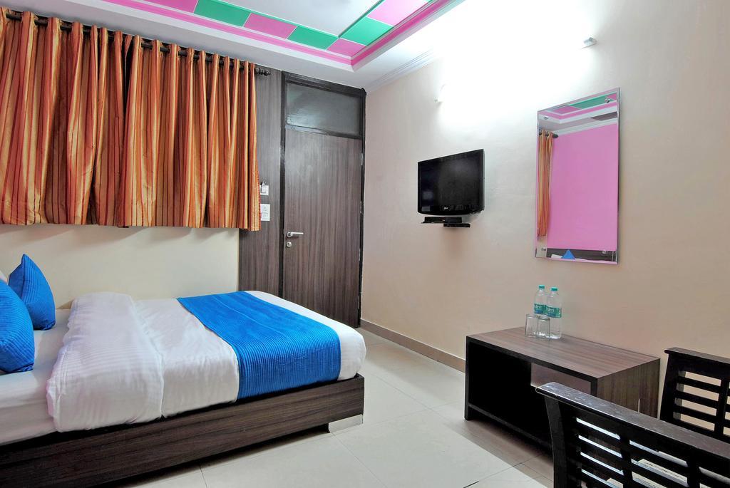 Hotel Durga International New Delhi Rum bild