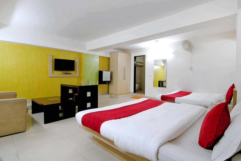 Hotel Durga International New Delhi Exteriör bild