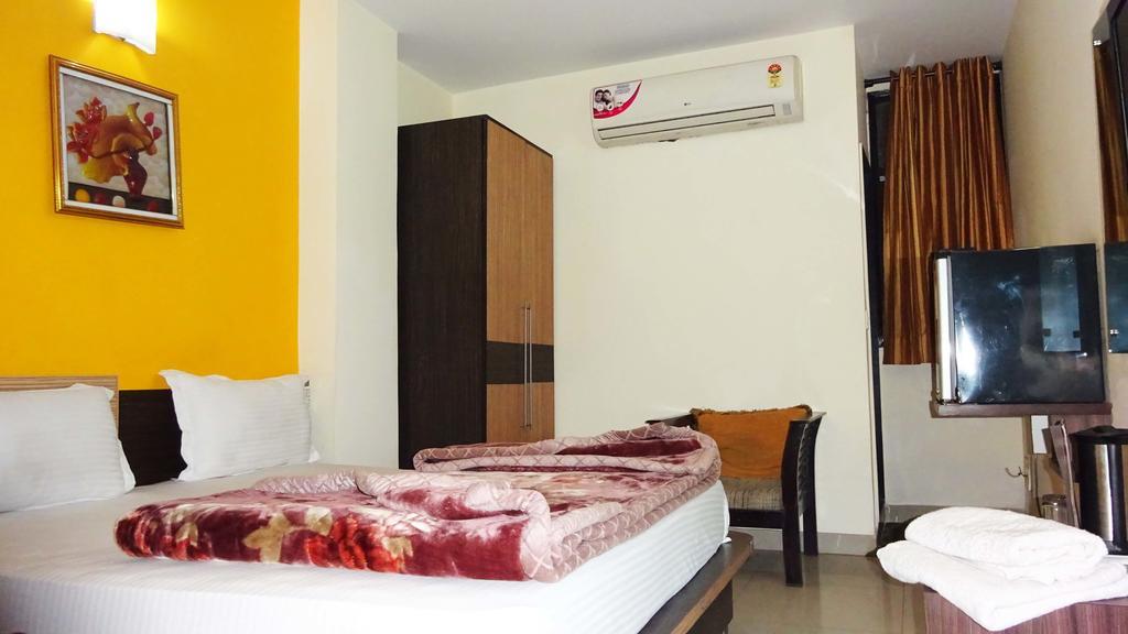 Hotel Durga International New Delhi Rum bild