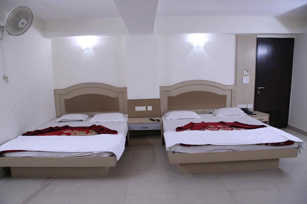 Hotel Durga International New Delhi Rum bild