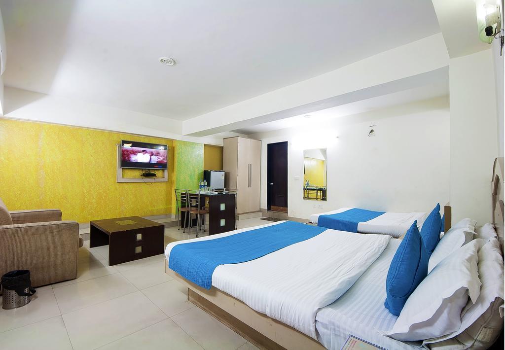 Hotel Durga International New Delhi Exteriör bild