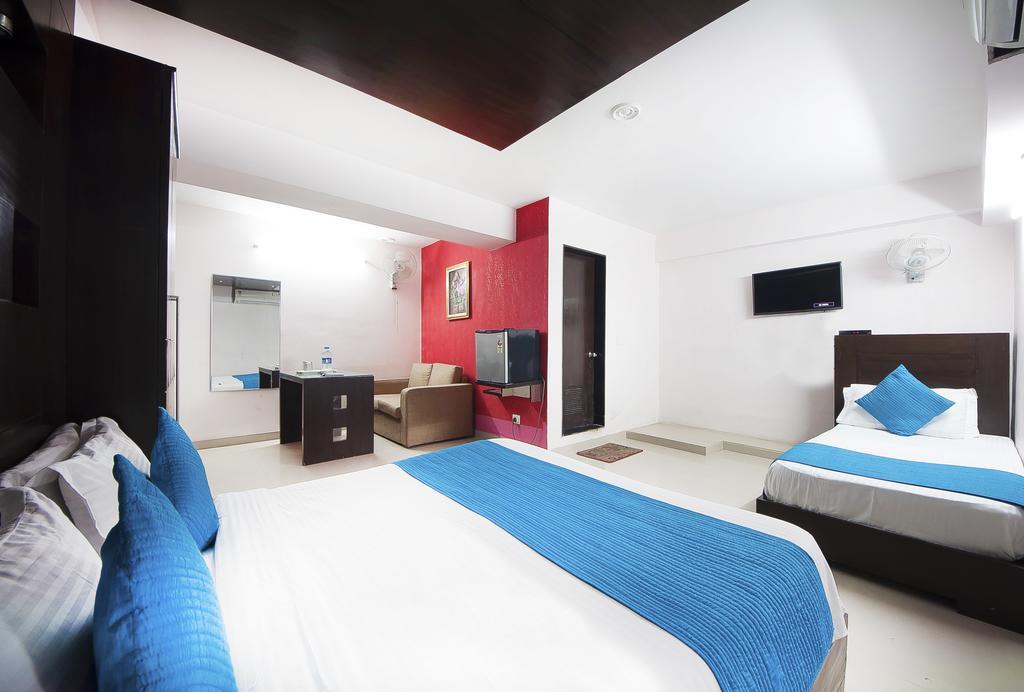 Hotel Durga International New Delhi Exteriör bild